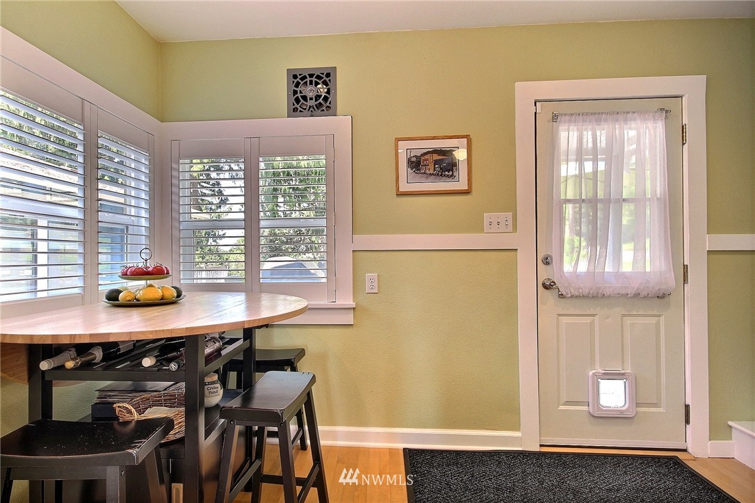 4502 Southwest Austin Street Seattle, WA 98136 - Photo 6 of 25 Gallery Image 6