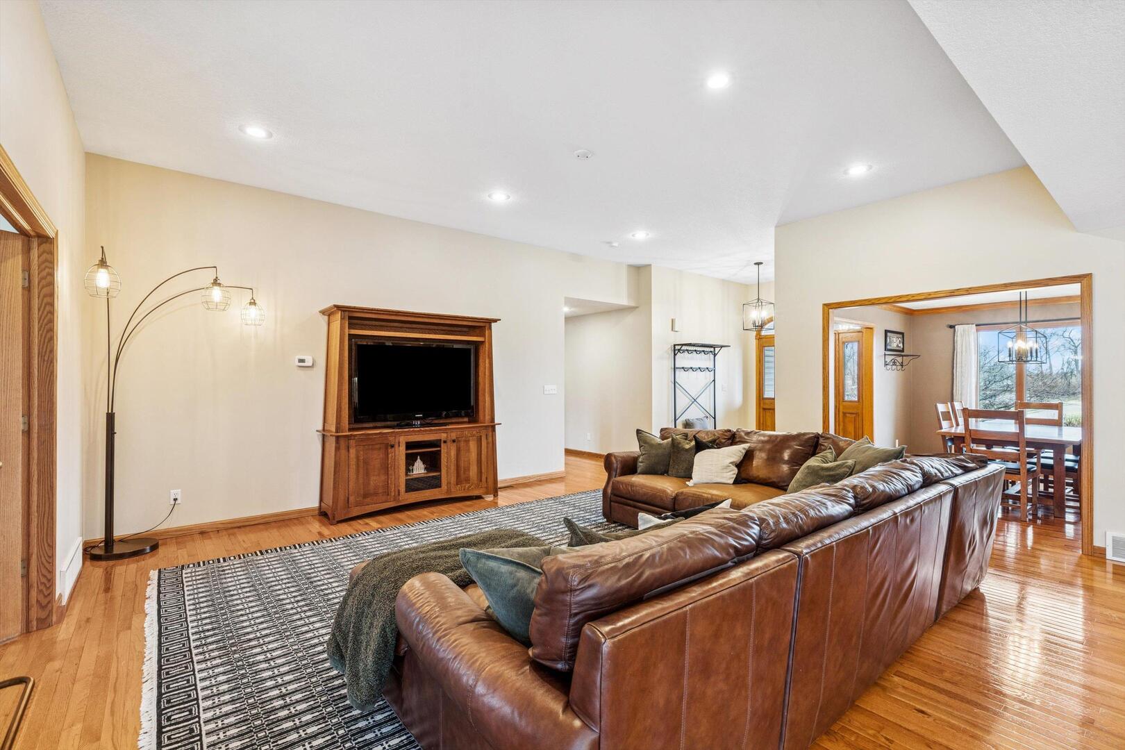 891 Pheasant Run Road Clinton, IA 52732 - Photo 9 of 50 Gallery Image 9