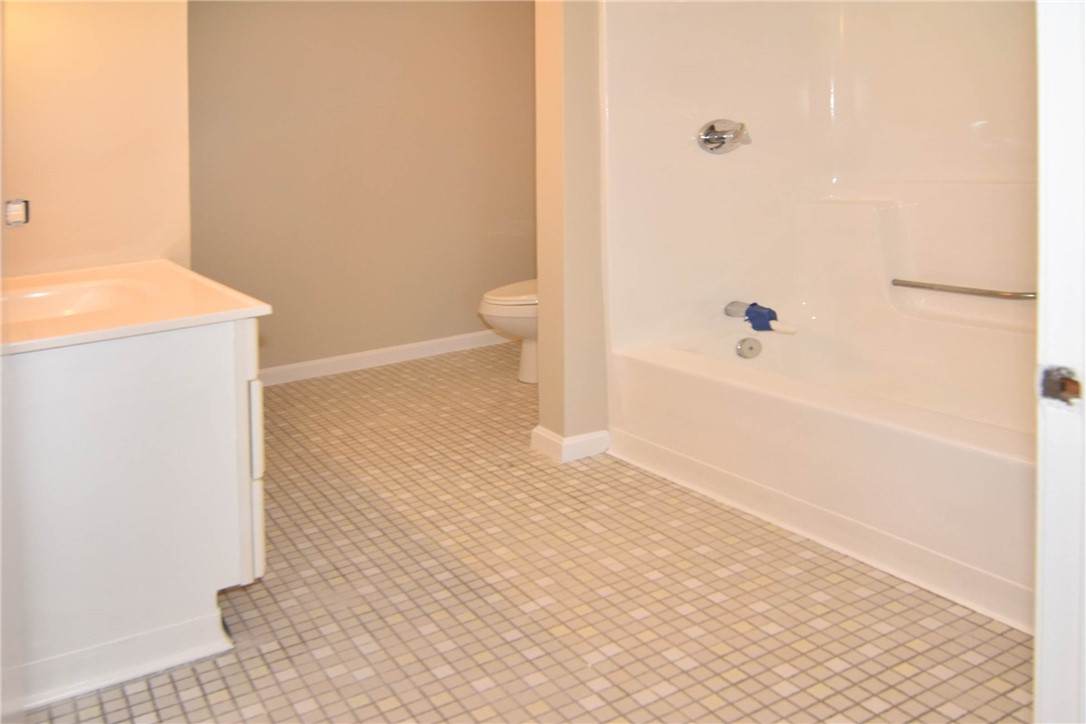 8 Coleman Street, Unit B North Providence, RI 02904 - Photo 17 of 20