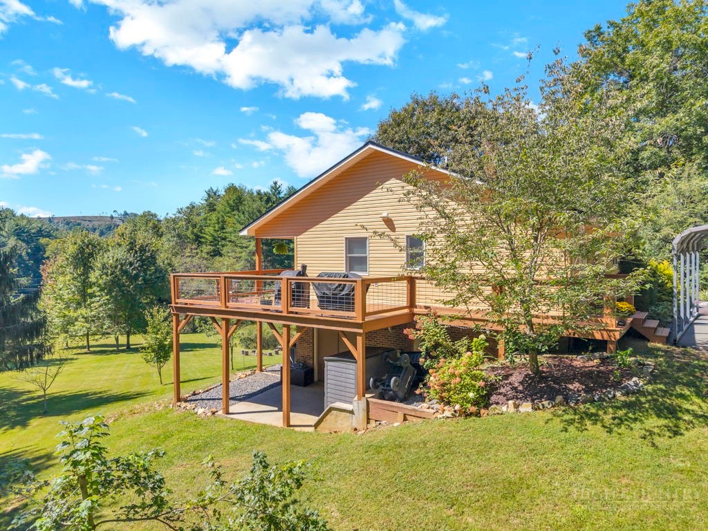 248 James F Watson Road West Jefferson, NC 28694 - Photo 5 of 49 Gallery Image 5