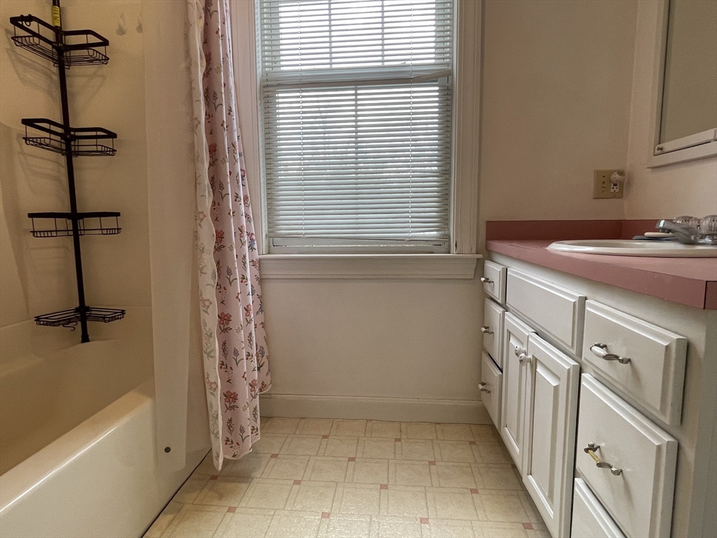 16 Barnard Road Worcester, MA 01605 - Photo 19 of 41