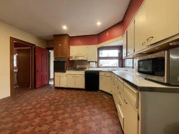 $479,900 | 16 Barnard Road, Worcester, MA 01605