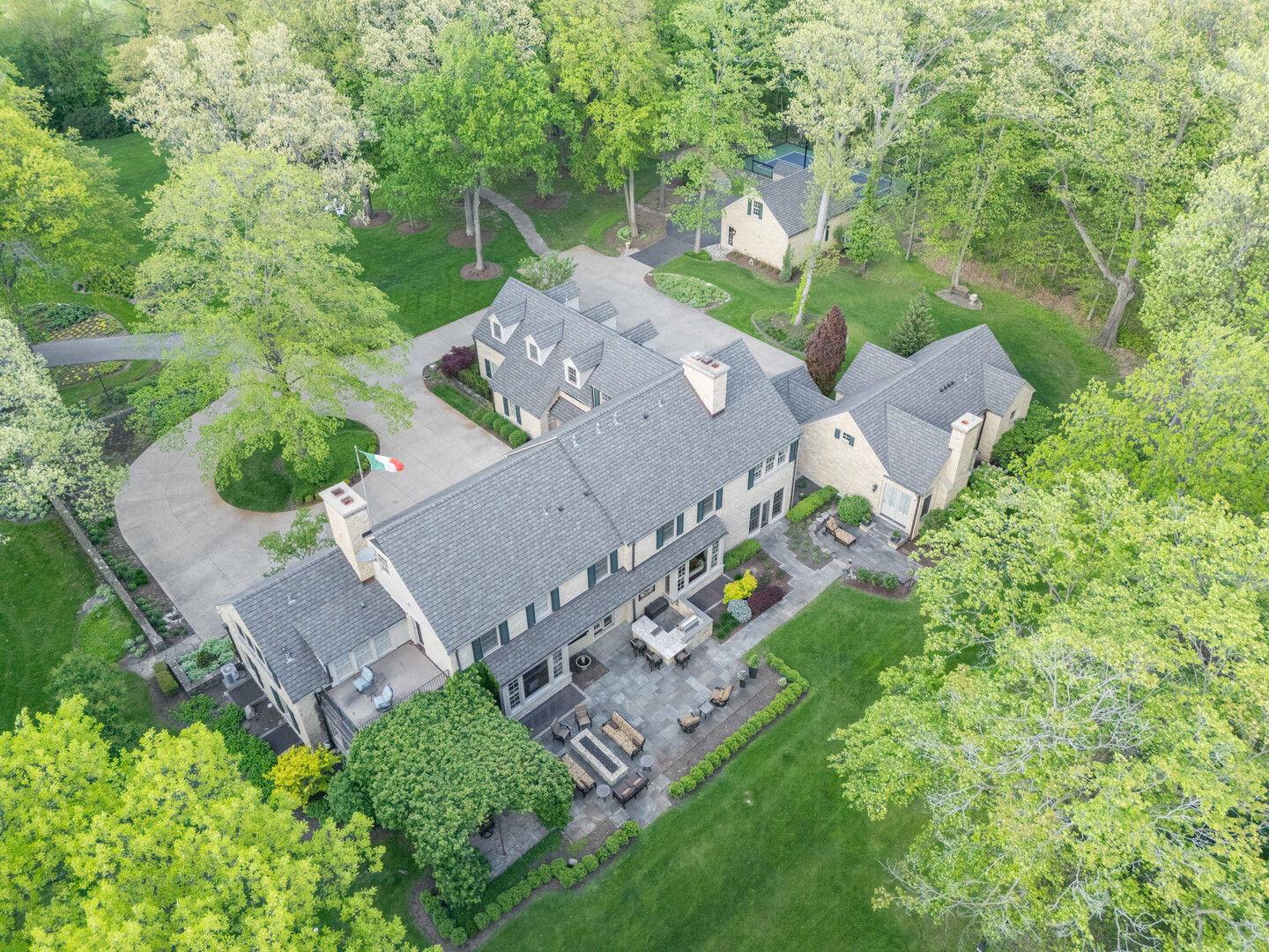 875 Country Club Road St. Charles, IL 60174 - Photo 3 of 82