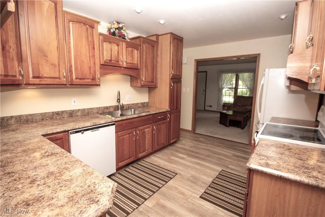 3385 Laurel Road Brunswick, OH 44212 - Photo 2 of 29 Gallery Image 2
