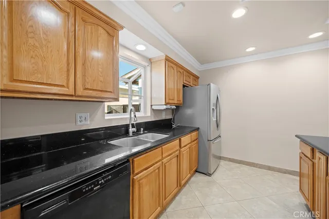 $575,000 | 1560 North Vista Avenue, Rialto, CA 92376