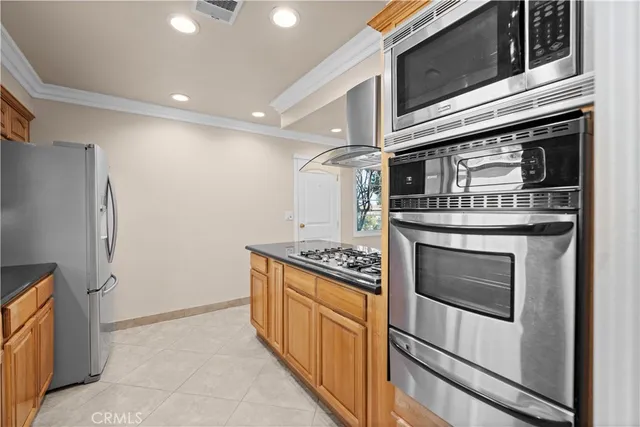 $575,000 | 1560 North Vista Avenue, Rialto, CA 92376