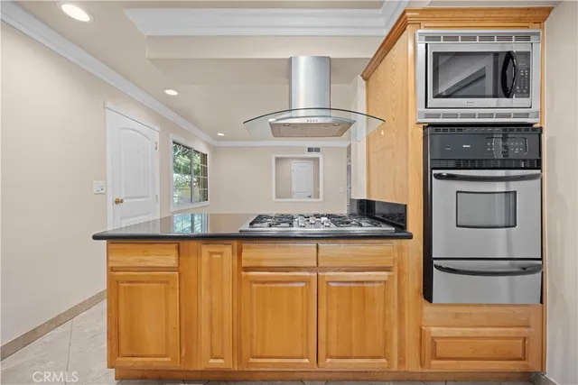 $575,000 | 1560 North Vista Avenue, Rialto, CA 92376