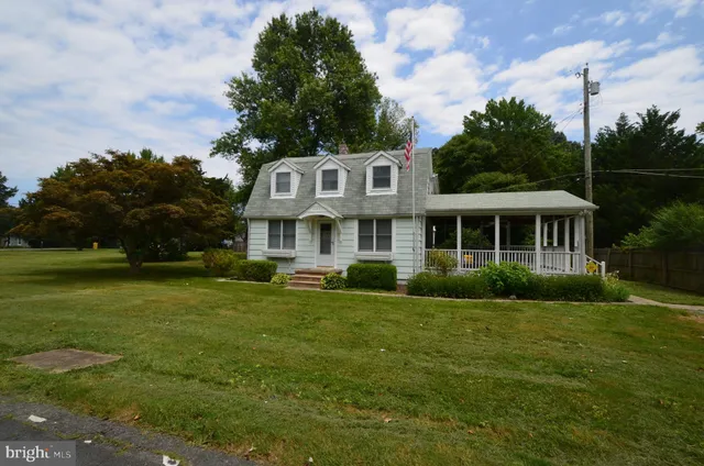 $2,300 | 6049 Parkers Creek Drive, Deale, MD 20751