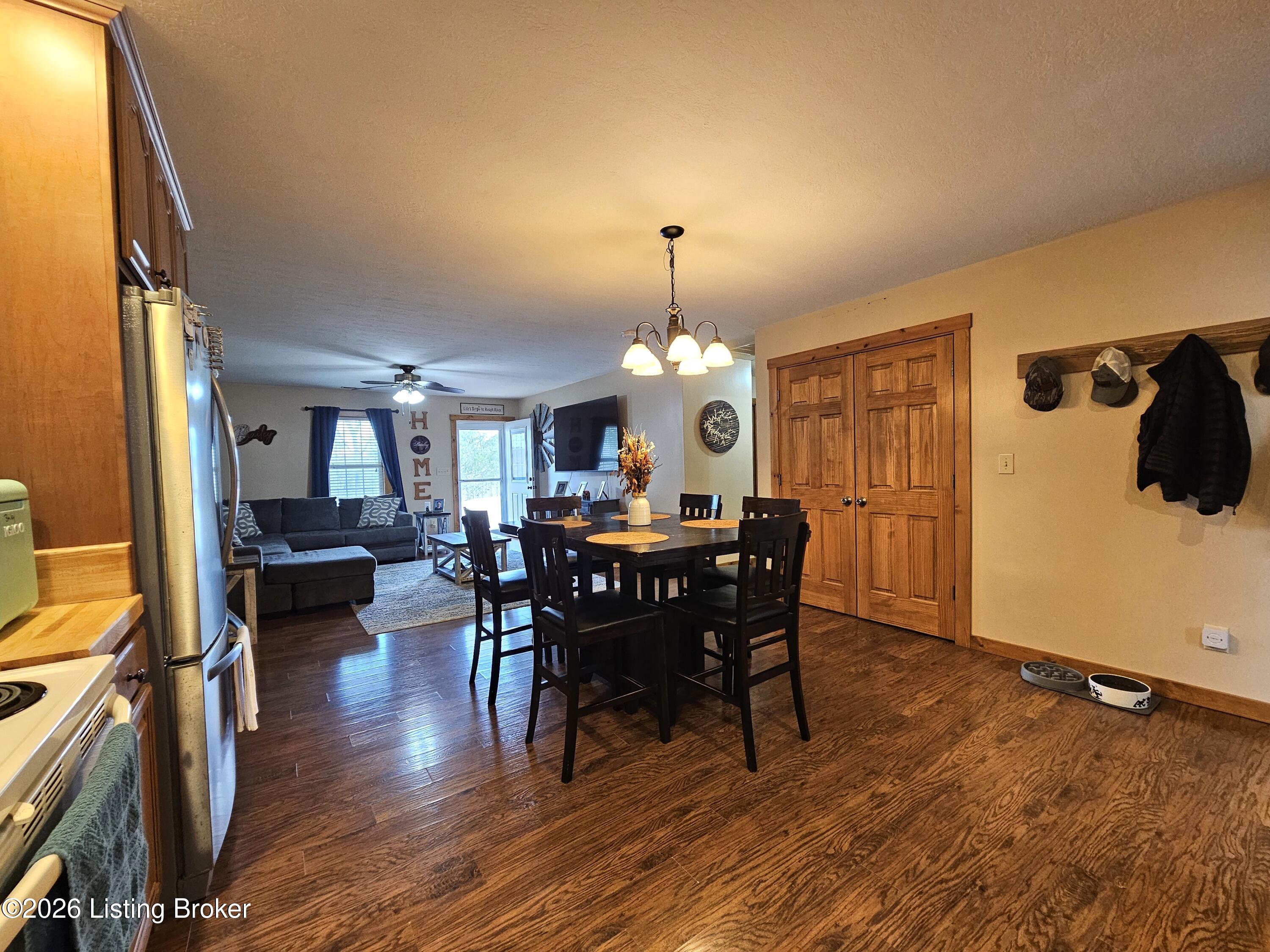 122 Apache Trace Falls Of Rough, KY 40119 - Photo 28 of 80 Kitchen dining great room