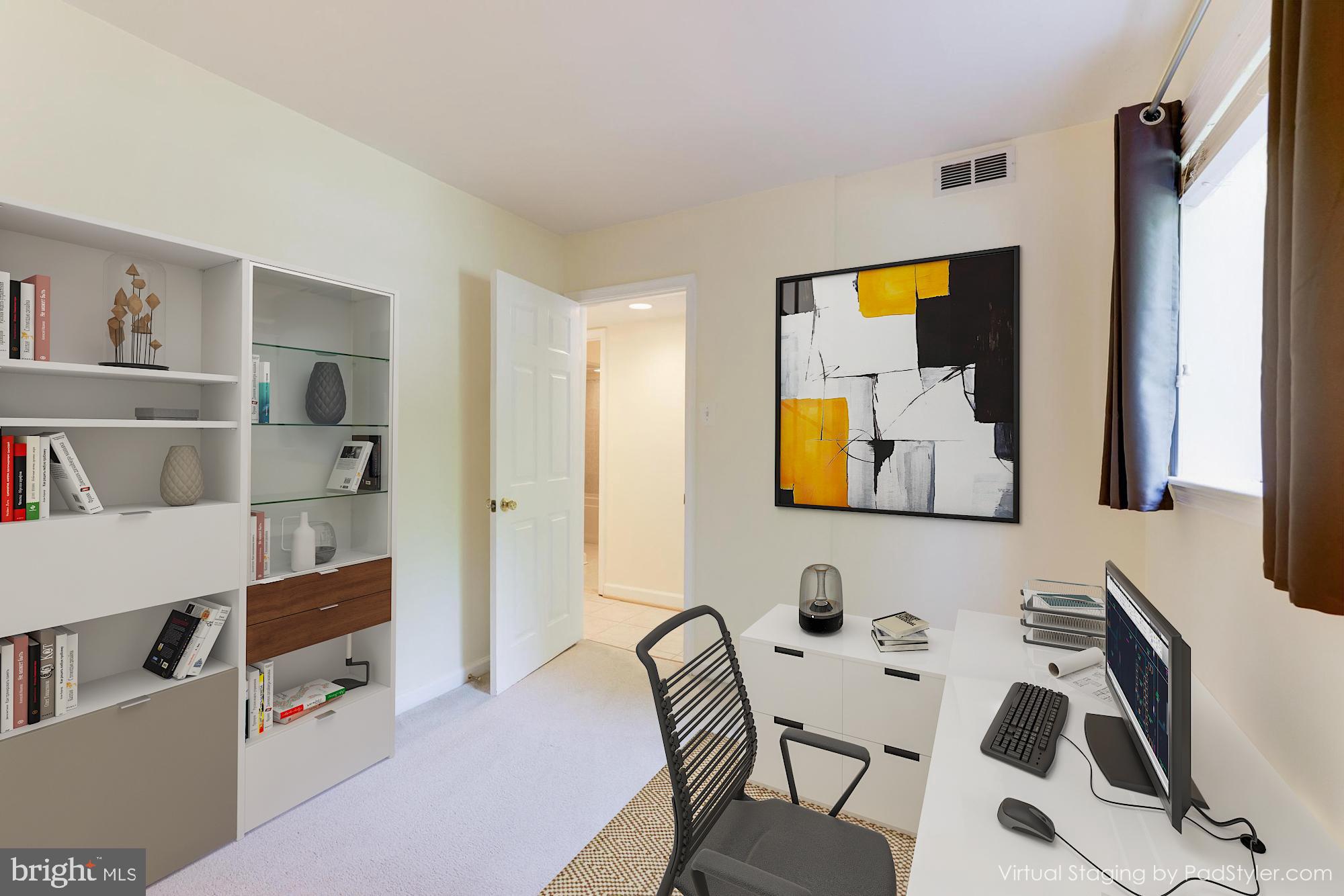 1631 Parkcrest Circle, Unit 8B/101 Reston, VA 20190 - Photo 20 of 27 2nd bedroom staged as an office.