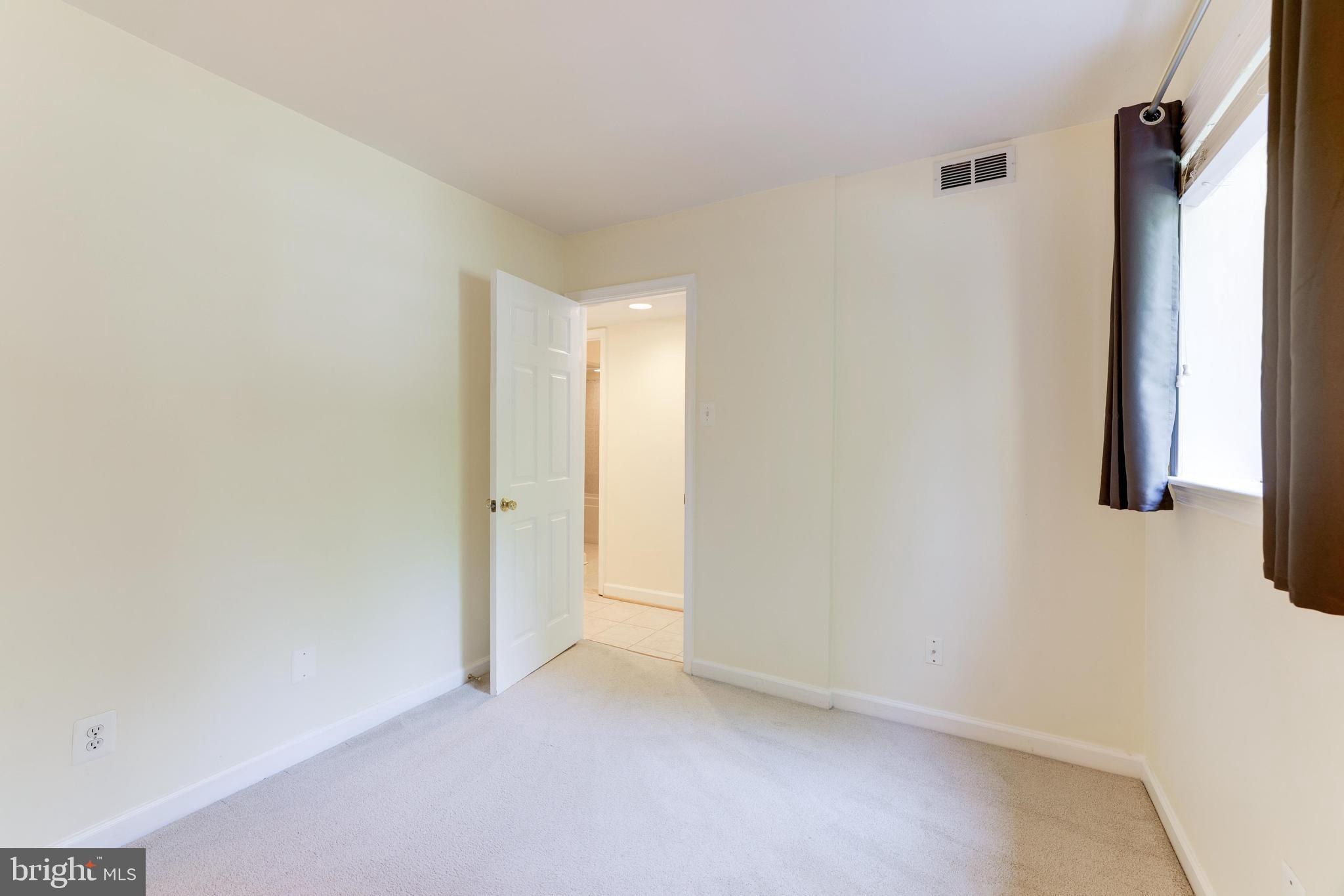 1631 Parkcrest Circle, Unit 8B/101 Reston, VA 20190 - Photo 21 of 27 Second bedroom could be used as an office