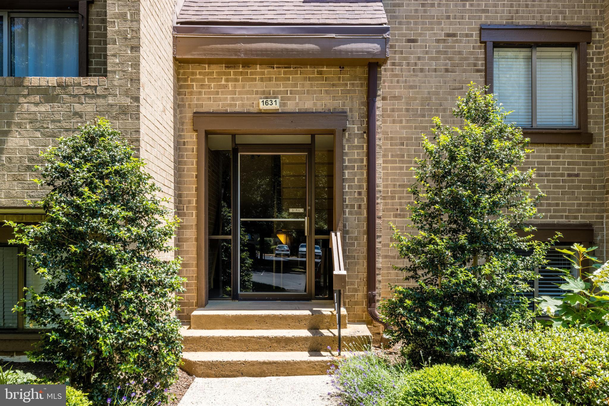 1631 Parkcrest Circle, Unit 8B/101 Reston, VA 20190 - Photo 3 of 27 Located within 1 mile to Wiehle Metro Station