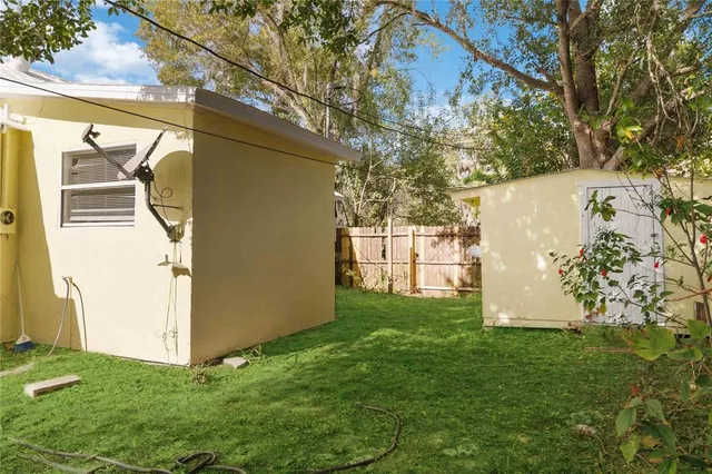 a view of backyard with garden