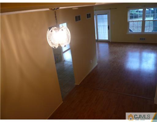 22 Pheasant Run Edison, NJ 08820 - Photo 3 of 10