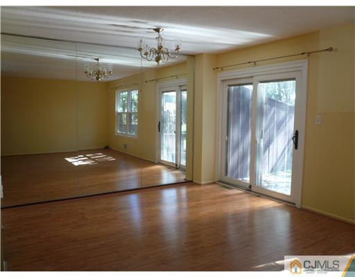 22 Pheasant Run Edison, NJ 08820 - Photo 4 of 10