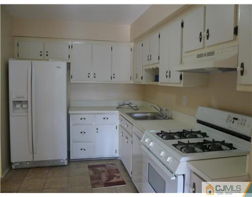 22 Pheasant Run Edison, NJ 08820 - Photo 6 of 10