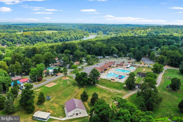 $245,000 | 27 Boo Boo Boulevard, Falling Waters, WV 25419