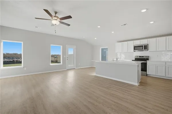 $345,690 | 19475 Lincoln Street, Spring Hill, KS 66083
