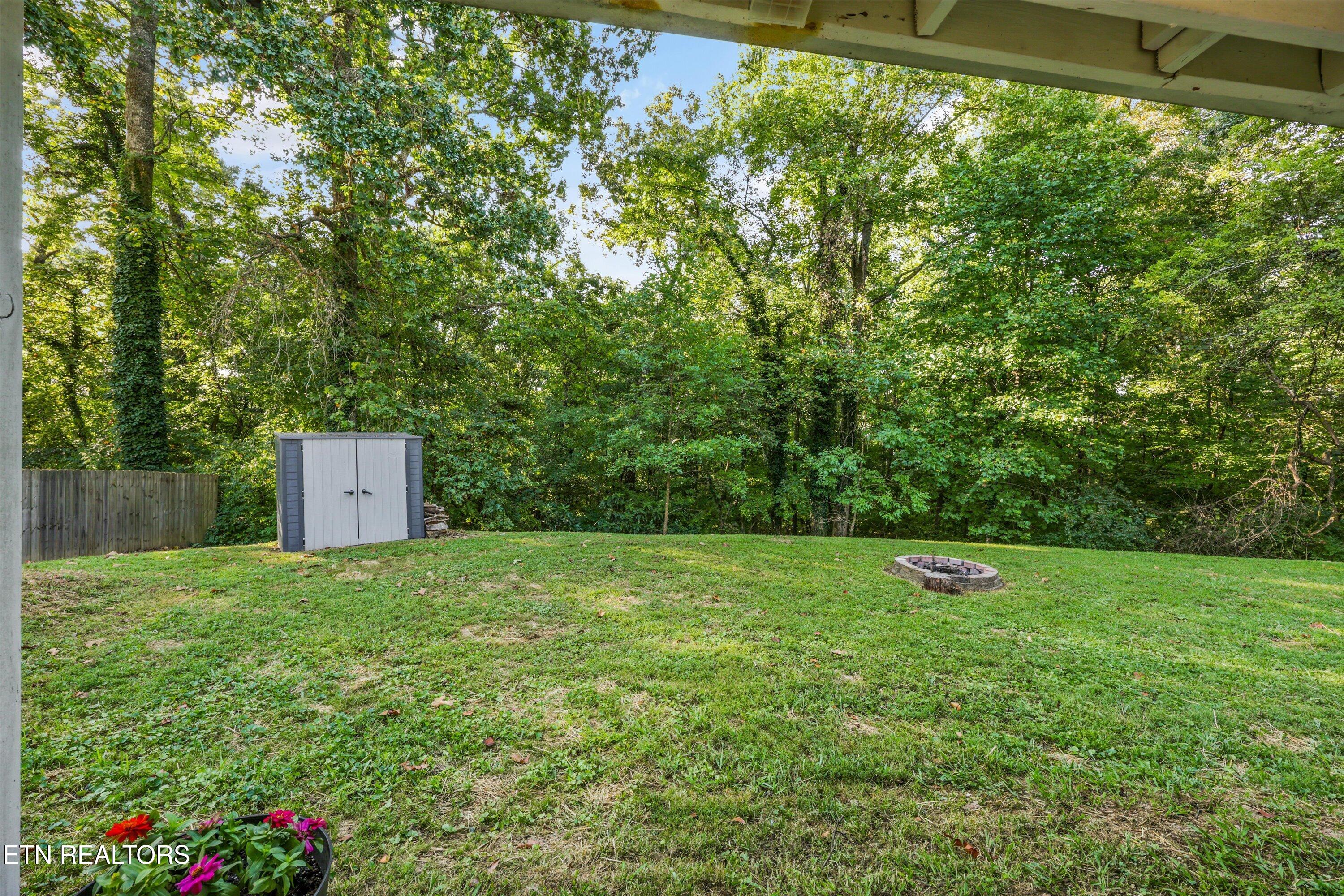 129 Amherst Lane Oak Ridge, TN 37830 - Photo 25 of 39 28-129 Amherst Ln 31