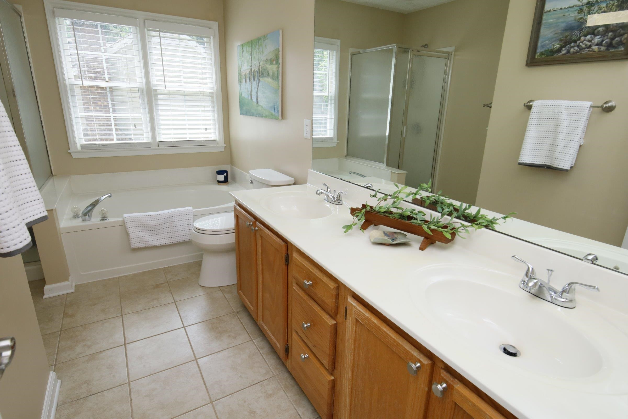 11941 North Exeter Way Raleigh, NC 27613 - Photo 20 of 32 Primary Bath
