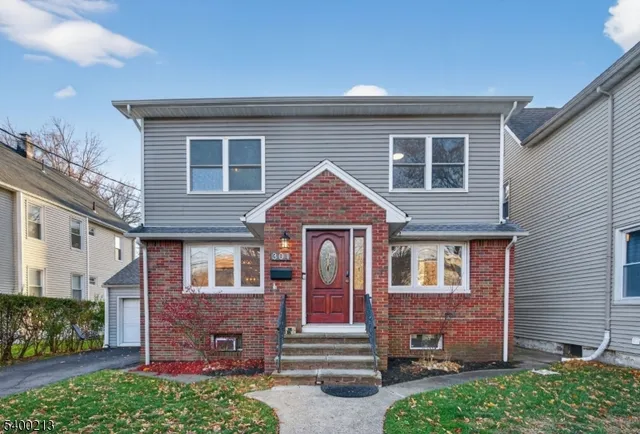 $925,000 | 301 South Parkway, Clifton, NJ 07014