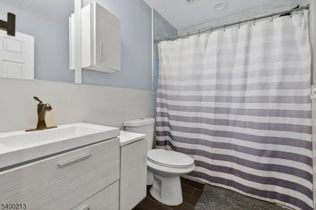 $925,000 | 301 South Parkway, Clifton, NJ 07014