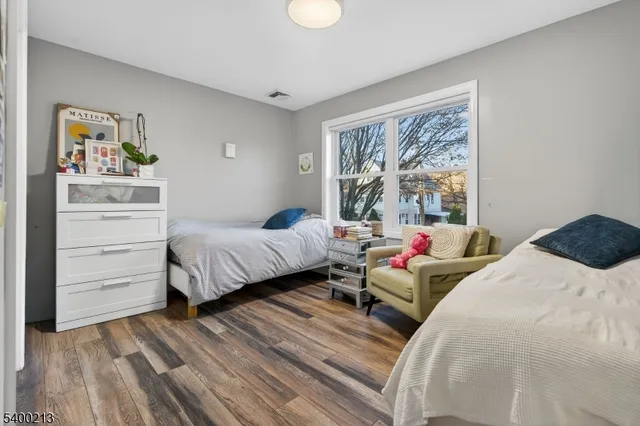 $925,000 | 301 South Parkway, Clifton, NJ 07014