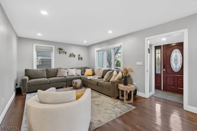 $925,000 | 301 South Parkway, Clifton, NJ 07014