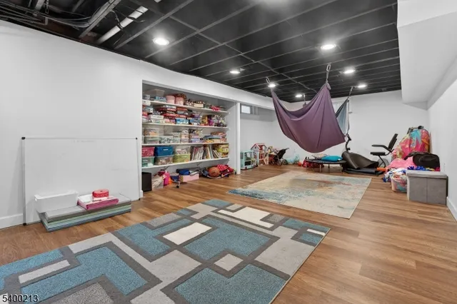 $925,000 | 301 South Parkway, Clifton, NJ 07014