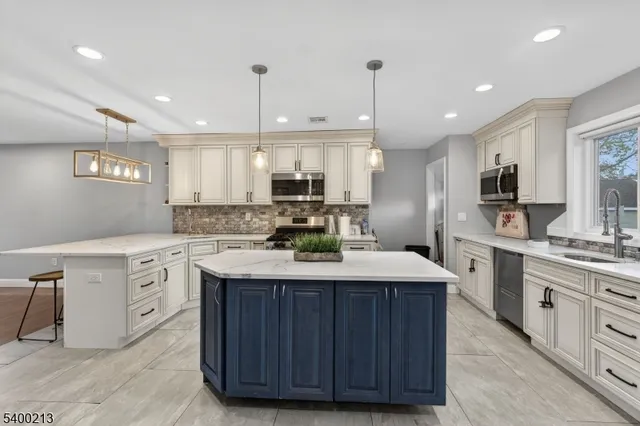 $925,000 | 301 South Parkway, Clifton, NJ 07014