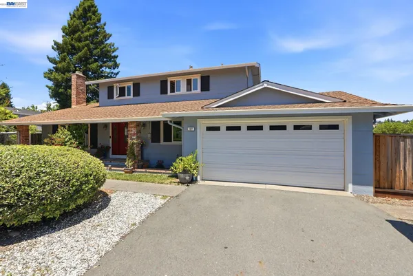 $1,500,000 | 107 Hazelwood Place, Moraga, CA 94556