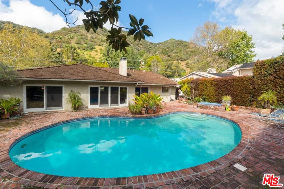 3480 Mandeville Canyon Road Los Angeles, CA 90049 - Photo 28 of 34