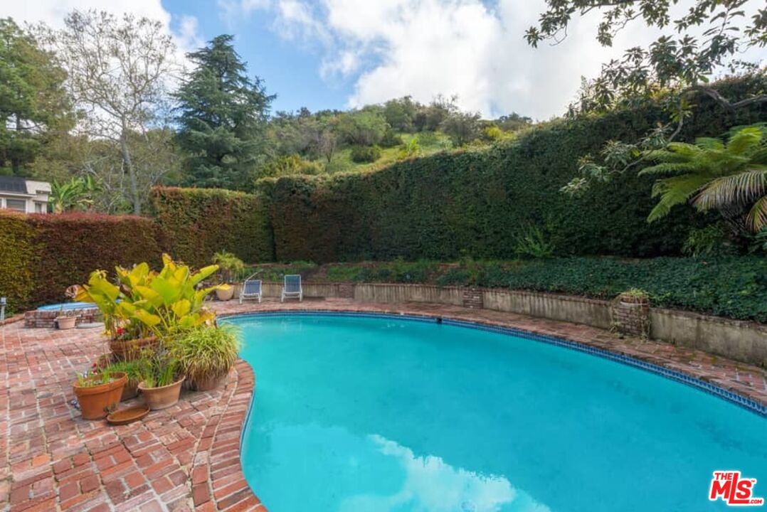 3480 Mandeville Canyon Road Los Angeles, CA 90049 - Photo 31 of 34