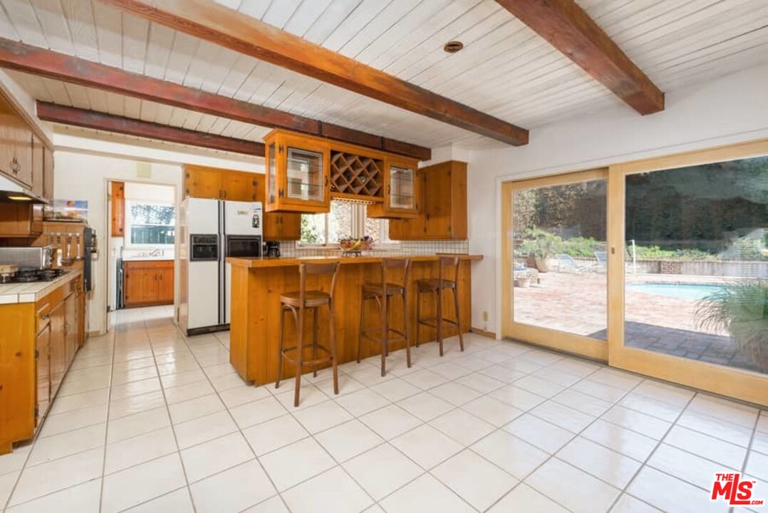 3480 Mandeville Canyon Road Los Angeles, CA 90049 - Photo 9 of 34