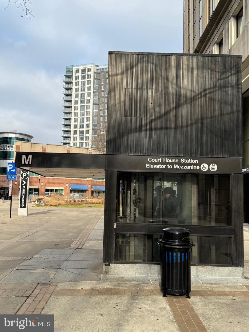 1301 North Courthouse Road, Unit 1202 Arlington, VA 22201 - Photo 17 of 17 a view of a water fountain
