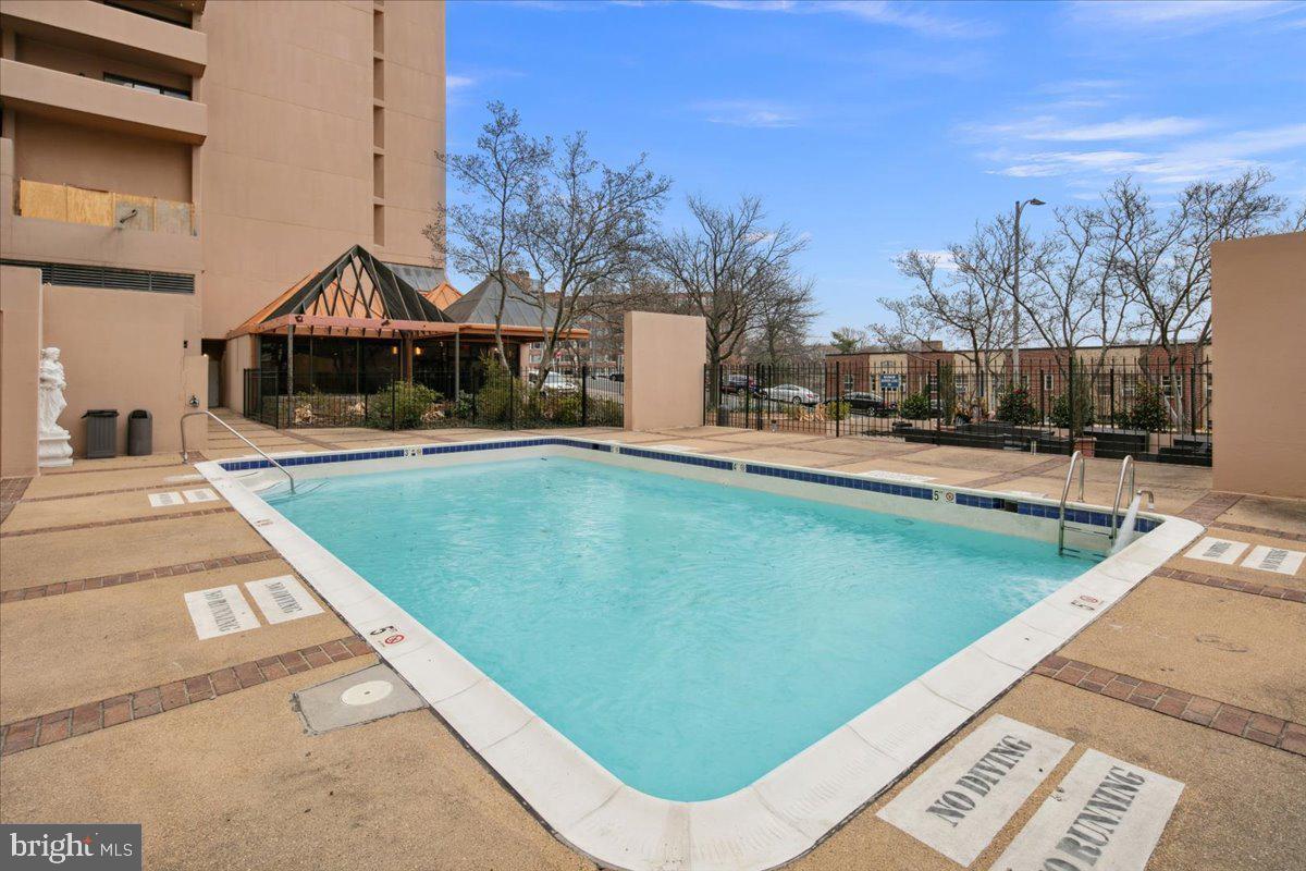 1301 North Courthouse Road, Unit 1202 Arlington, VA 22201 - Photo 3 of 8