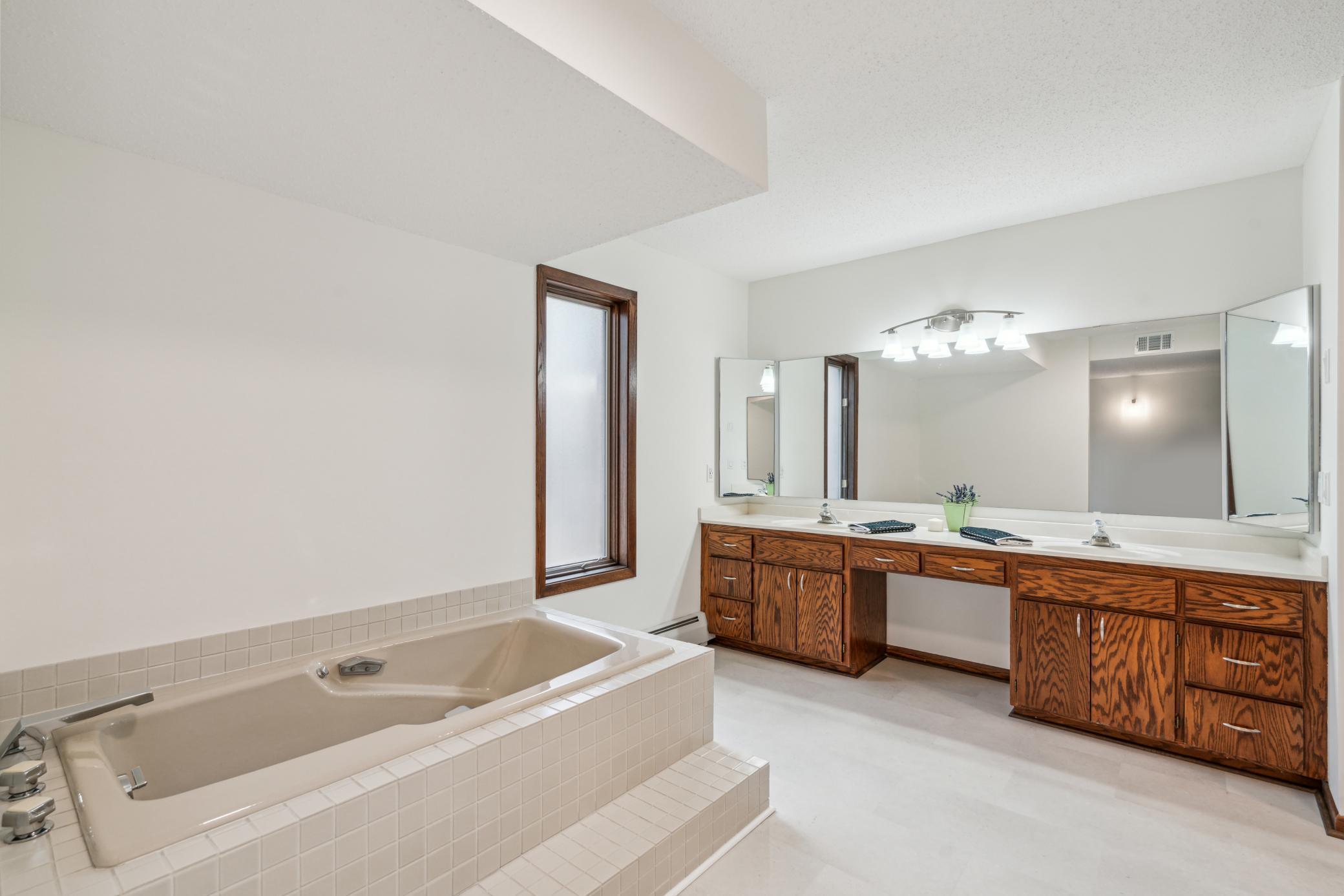 6100 Auto Club Road, Unit 117 Bloomington, MN 55438 - Photo 25 of 43 Gallery Image 25