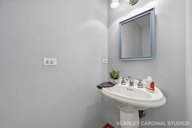 $625,000 | 307 Leeds Court, Naperville, IL 60565