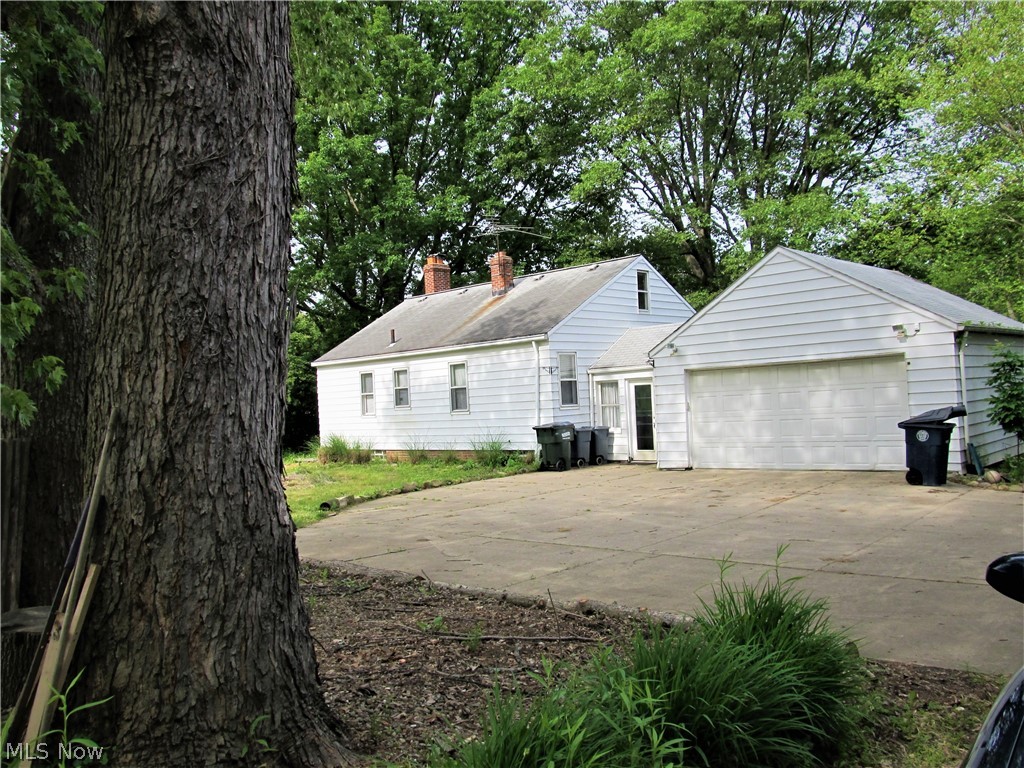 4920 Lander Road Chagrin Falls, OH 44022 - Photo 20 of 21 Rear