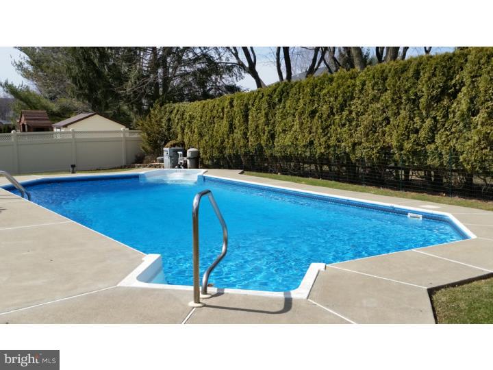 3225 Darien Road Bethlehem, PA 18020 - Photo 4 of 25 Gallery Image 4