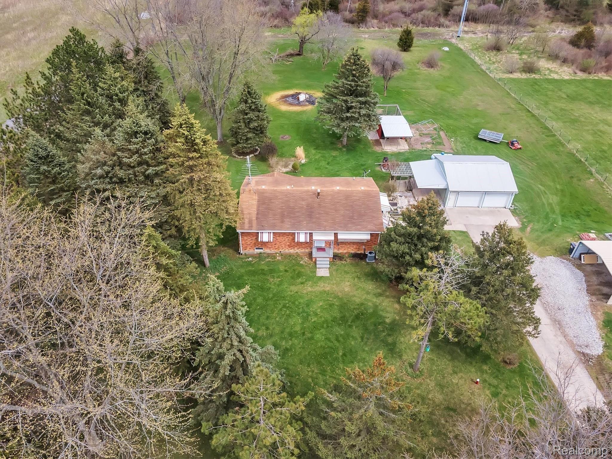 1050 North Gregory Road Fowlerville, MI 48836 - Photo 41 of 44 65-1050-N-Gregory-Rd-WindowStill-Real-Estate-Photography-65.jpg