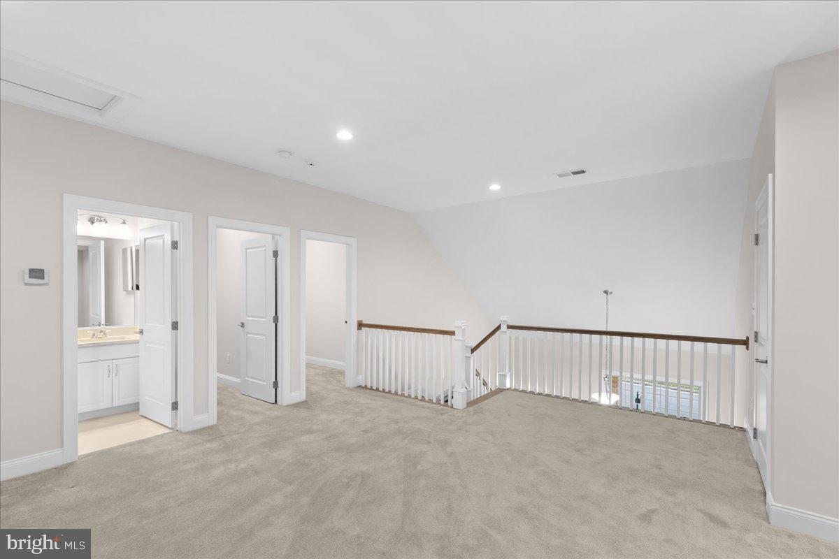 13712 Long Ridge Drive Gainesville, VA 20155 - Photo 41 of 62 a view of an empty room