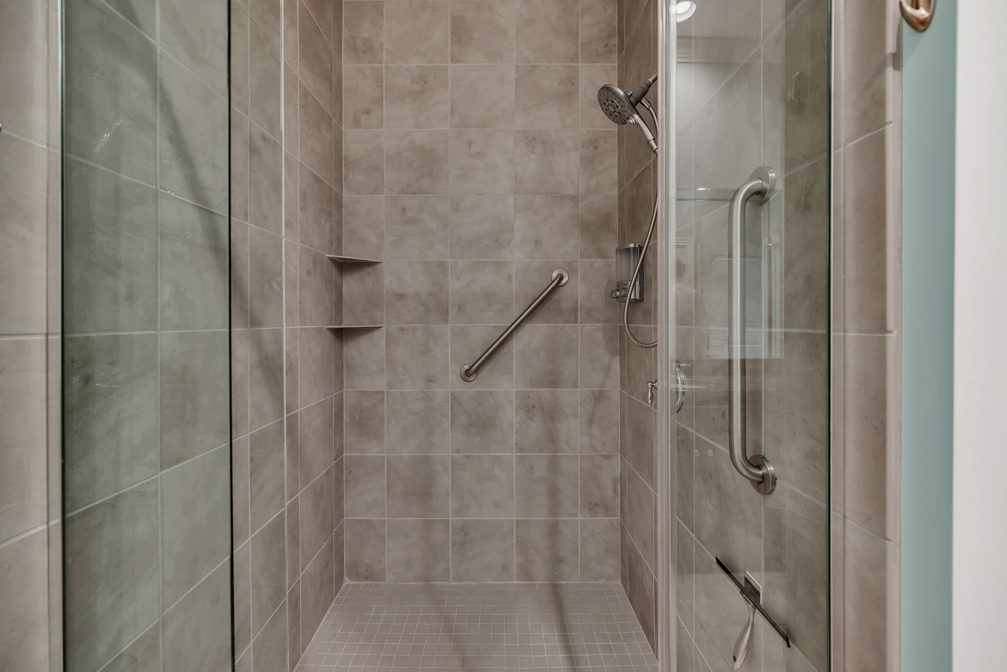 2411 Crestmoor Road, Unit 104 Nashville, TN 37215 - Photo 17 of 32 a bathroom with a shower