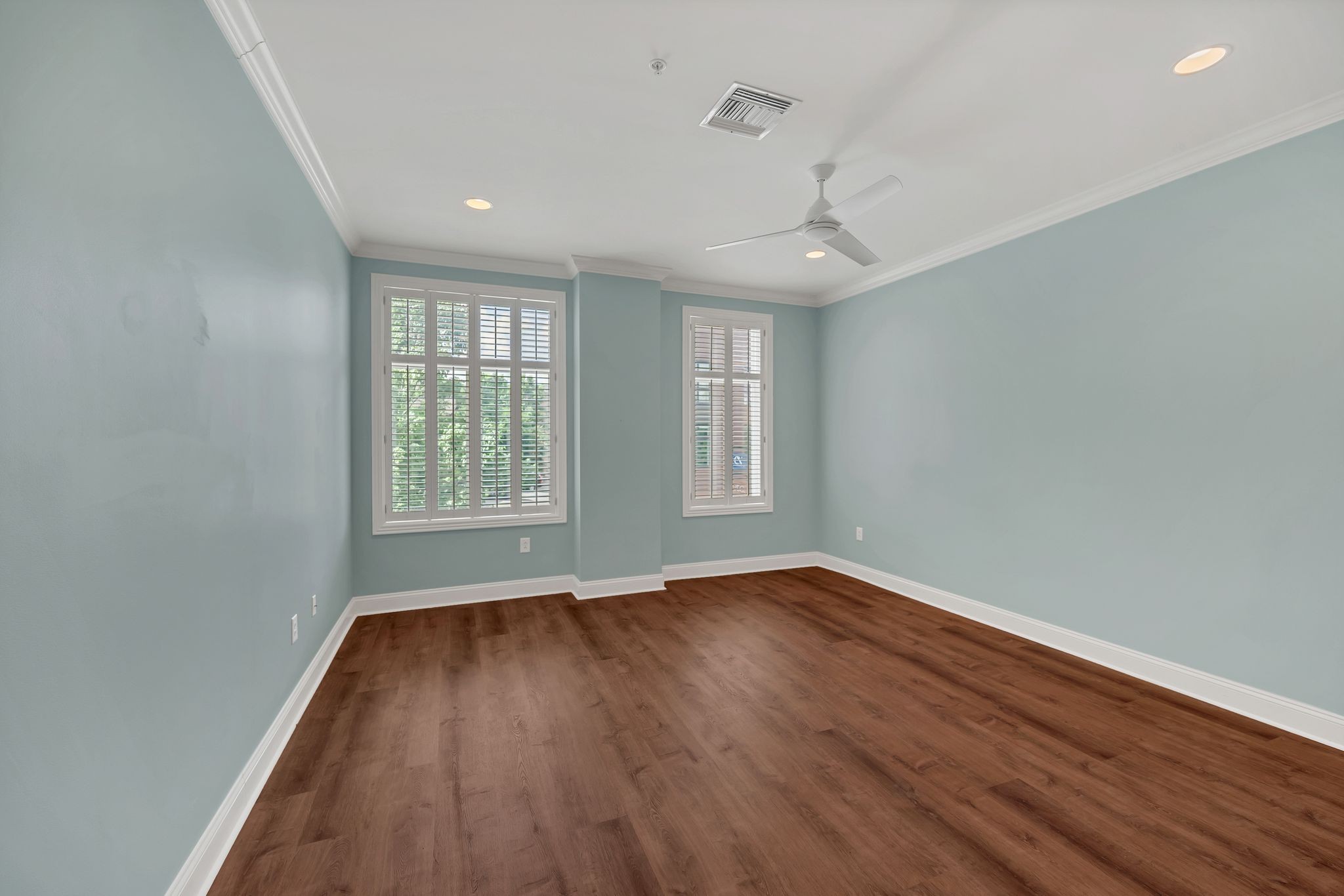 2411 Crestmoor Road, Unit 104 Nashville, TN 37215 - Photo 20 of 32 wooden floor in an empty room with a window