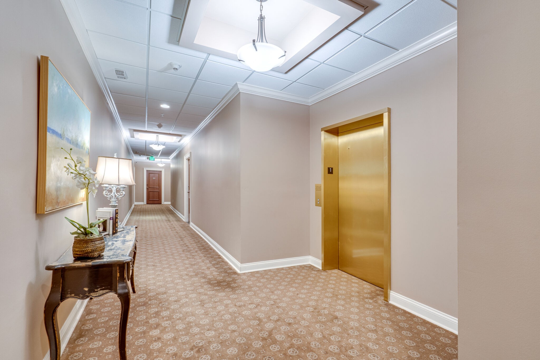 2411 Crestmoor Road, Unit 104 Nashville, TN 37215 - Photo 3 of 32 a view of hall way with mirror