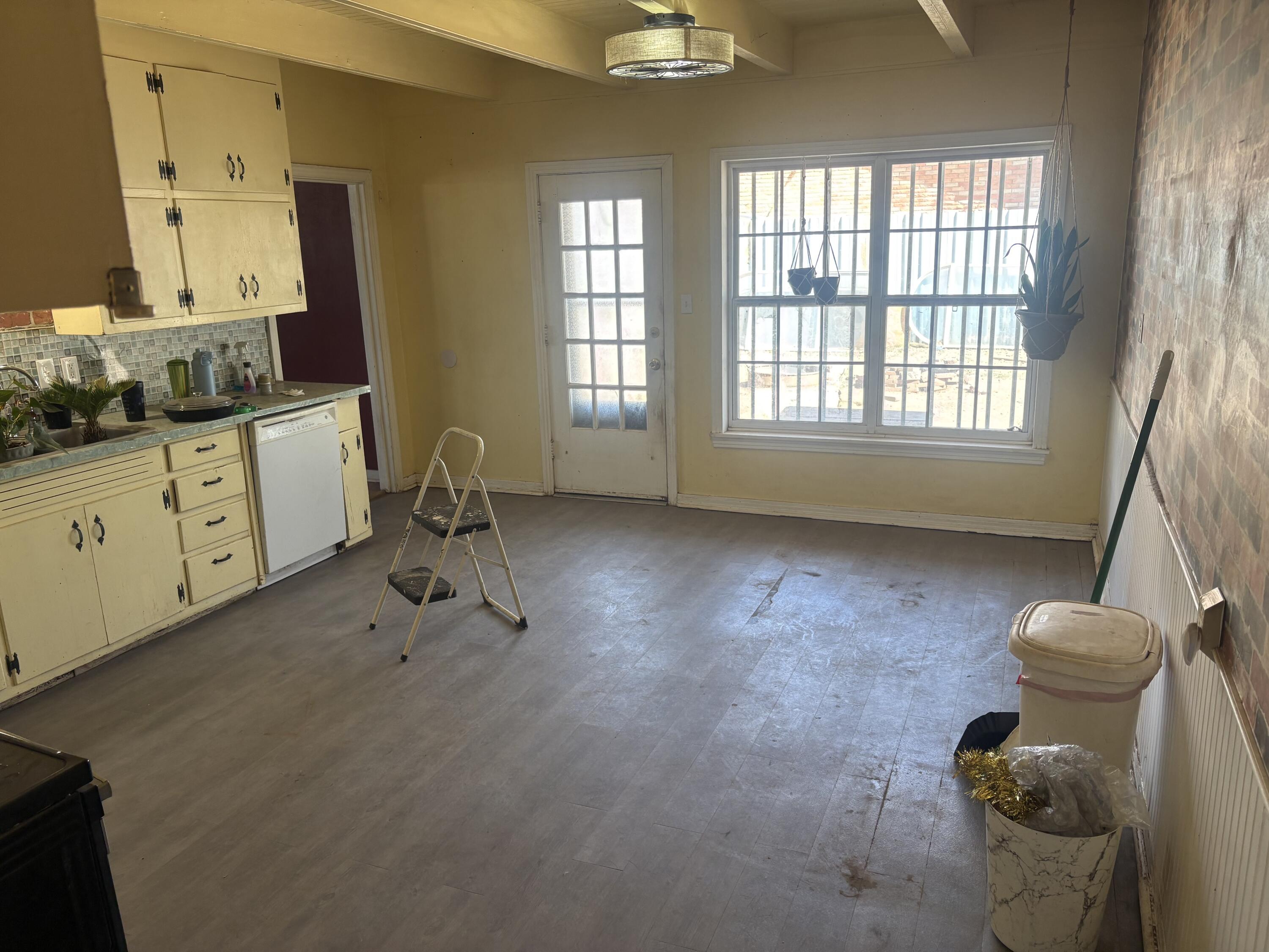 2009 46th Street Lubbock, TX 79412 - Photo 14 of 41 a room with furniture and a window