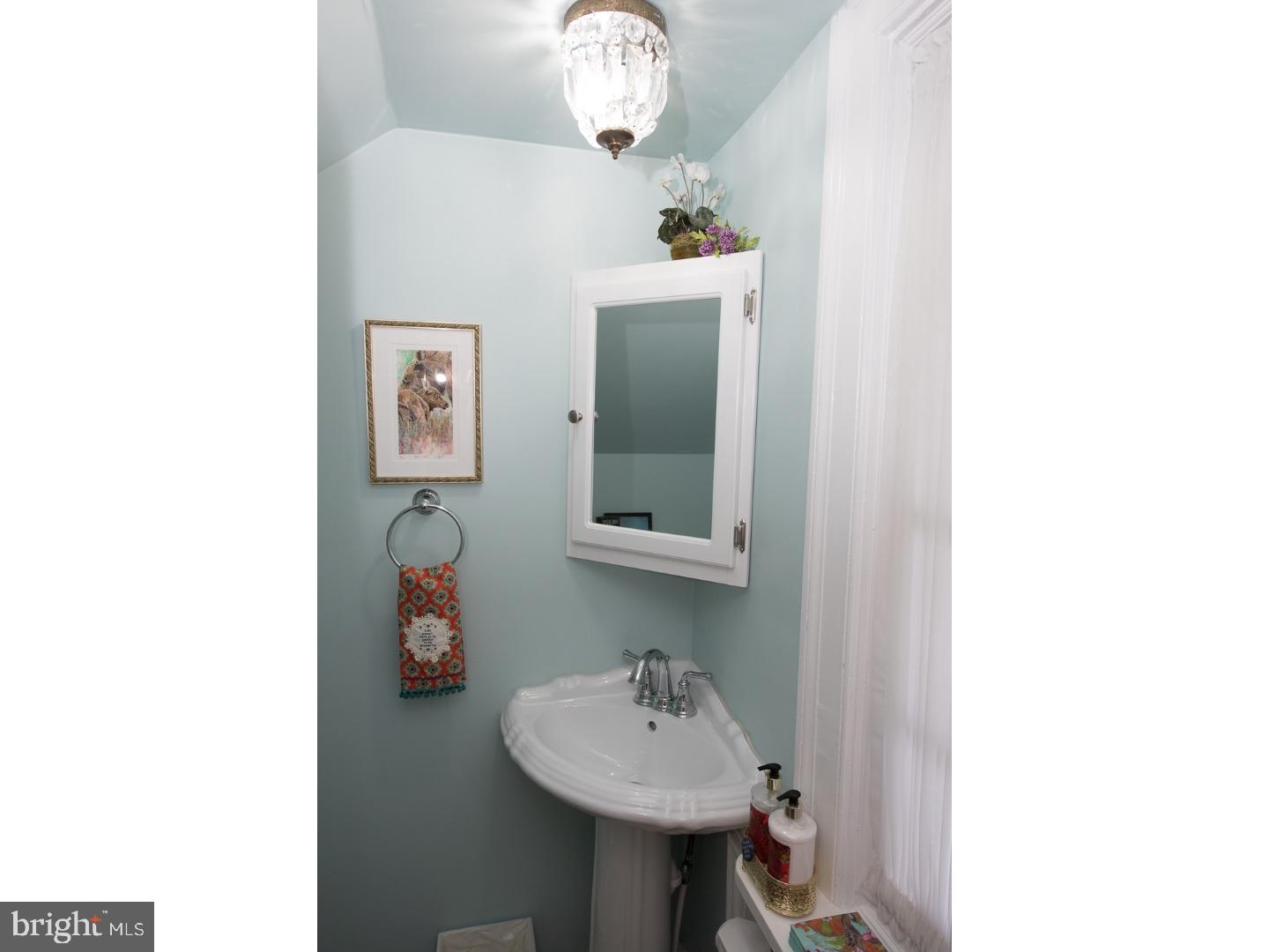 6463 Sherwood Road Philadelphia, PA 19151 - Photo 14 of 25 Gallery Image 14