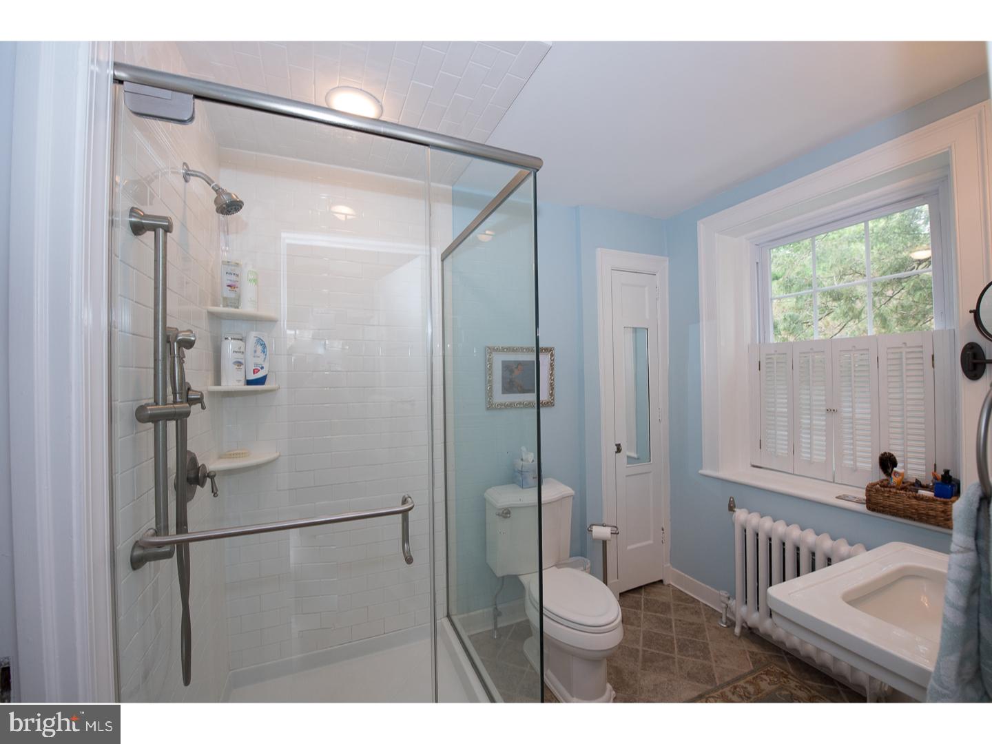 6463 Sherwood Road Philadelphia, PA 19151 - Photo 20 of 25 Gallery Image 20