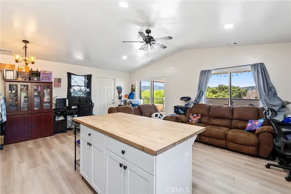 $1,125,000 | 9755 Las Lomas Avenue, Atascadero, CA 93422