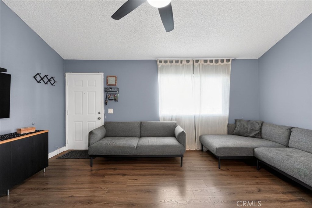 2537 Occidental Circle Riverside, CA 92507 - Photo 5 of 32